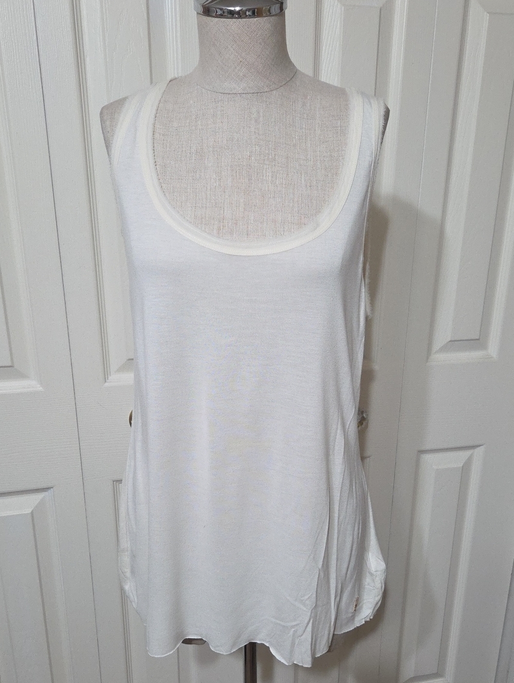 Juicy Couture Women's Cream Scoop Neck Tank Top